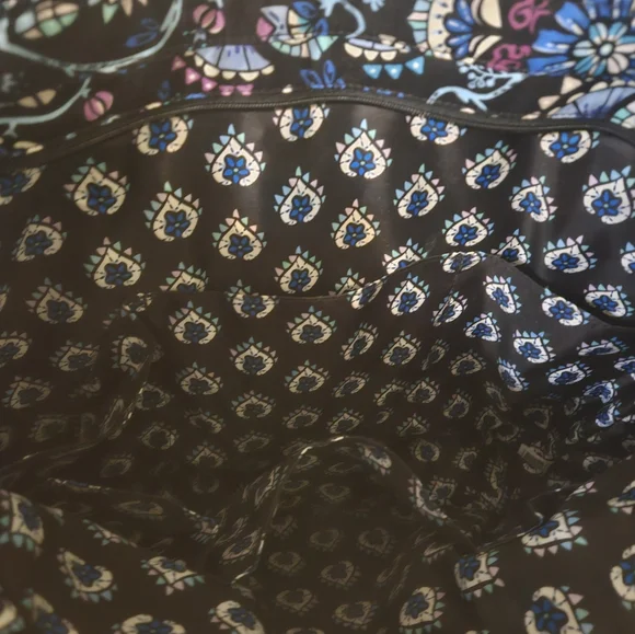 Vera Bradley Large Tote - Picture 4 of 12
